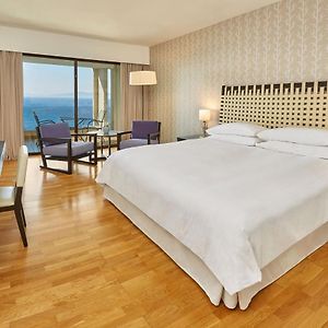 Panorama Zimmer mit Kingsize-Bett
